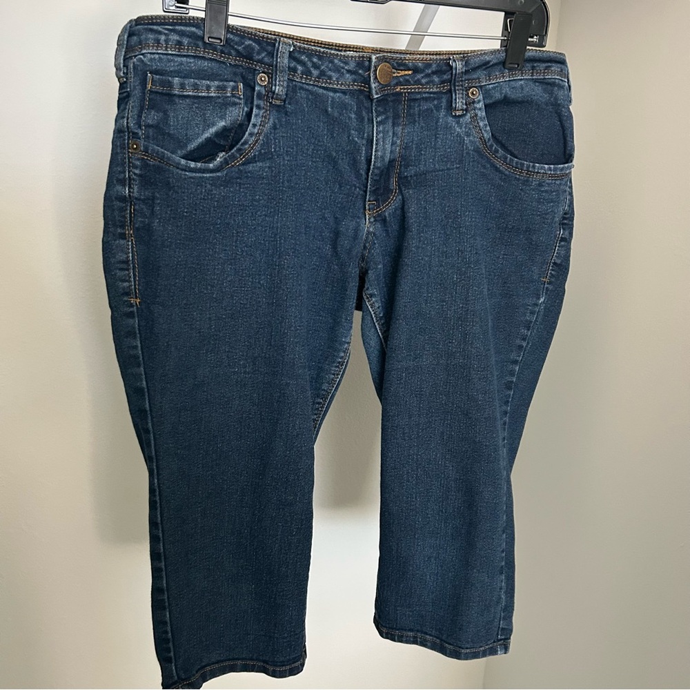 Hybrid & Company Classic Blue Junior Capris Jeans